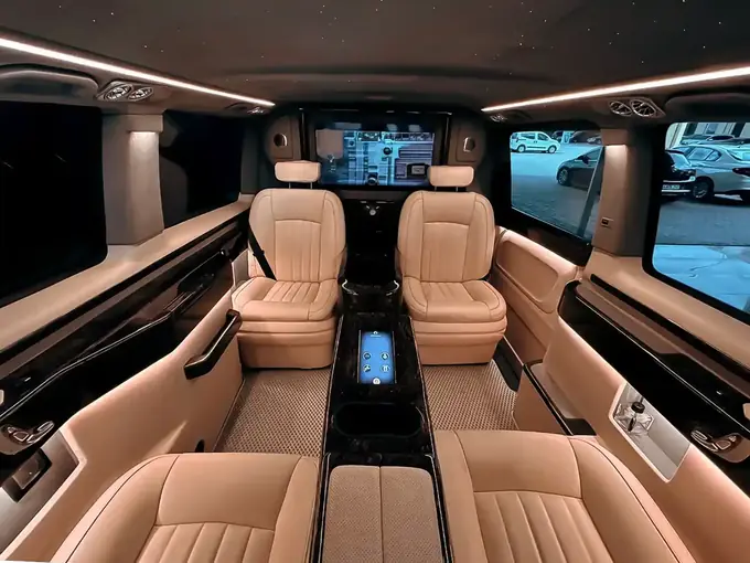 Private VIP — Mercedes Vito